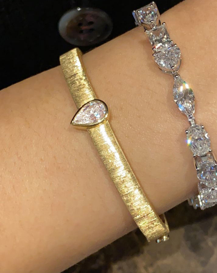 1.01cts Round GIA Solitaire Diamond Engraved Bangle in Rose/White/Yellow Gold